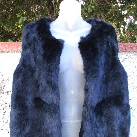 Cara New York navy faux fur open front vest O/S - Picture 3 of 7